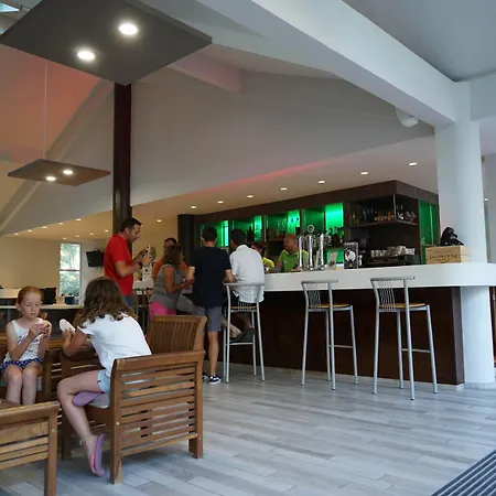 Vvf Landes 3* מולייטס-אה-מא